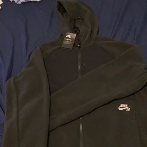 Nike SB Polartec size LARGE NWT